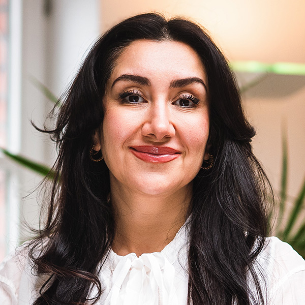 Porträt der CEO Aria Sheva-Goldhammer der SAFIR GmbH